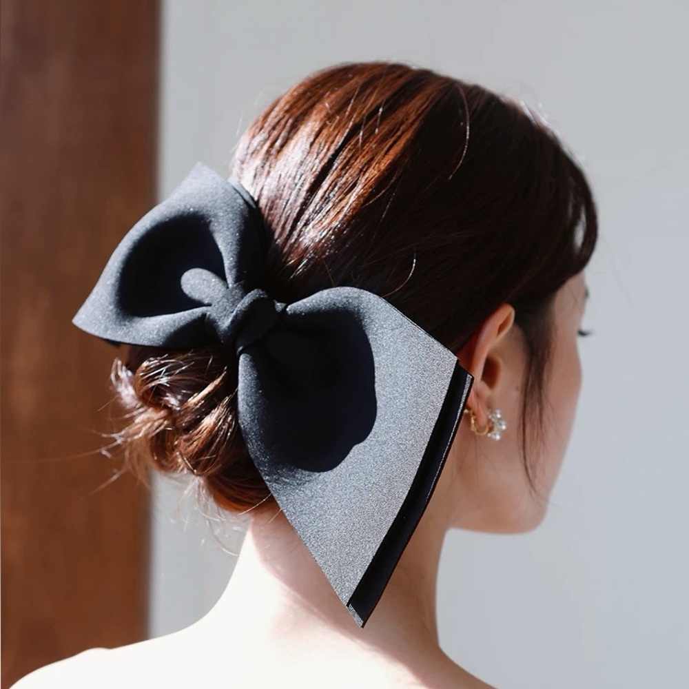 BARRETTE Black oversized bow hair clip
